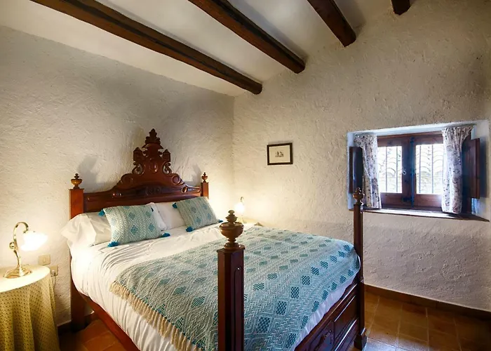 Masia Pou Kır Evi